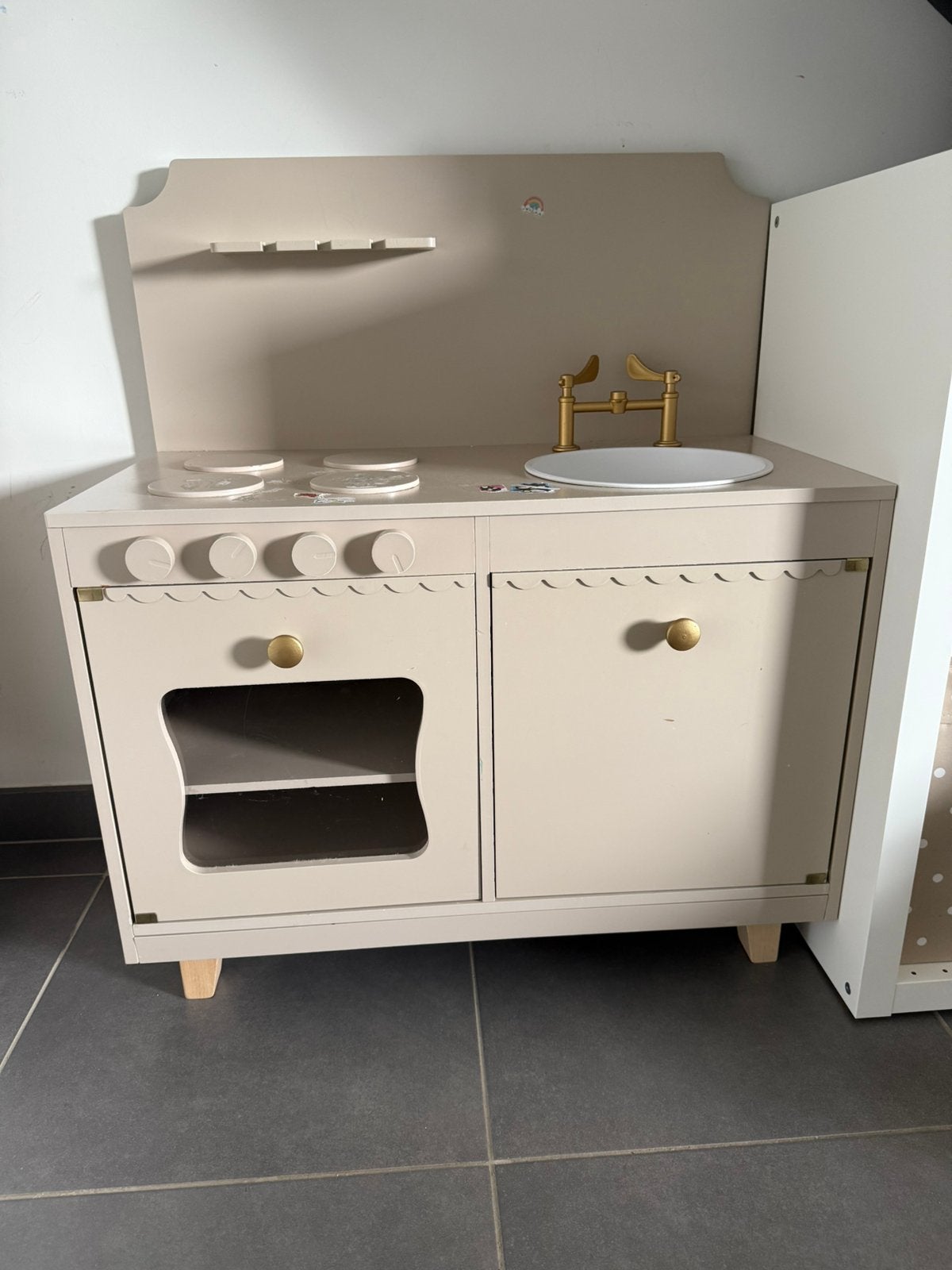 Kinderkeuken - la petite Amelie, Ophalen, Zo goed als nieuw