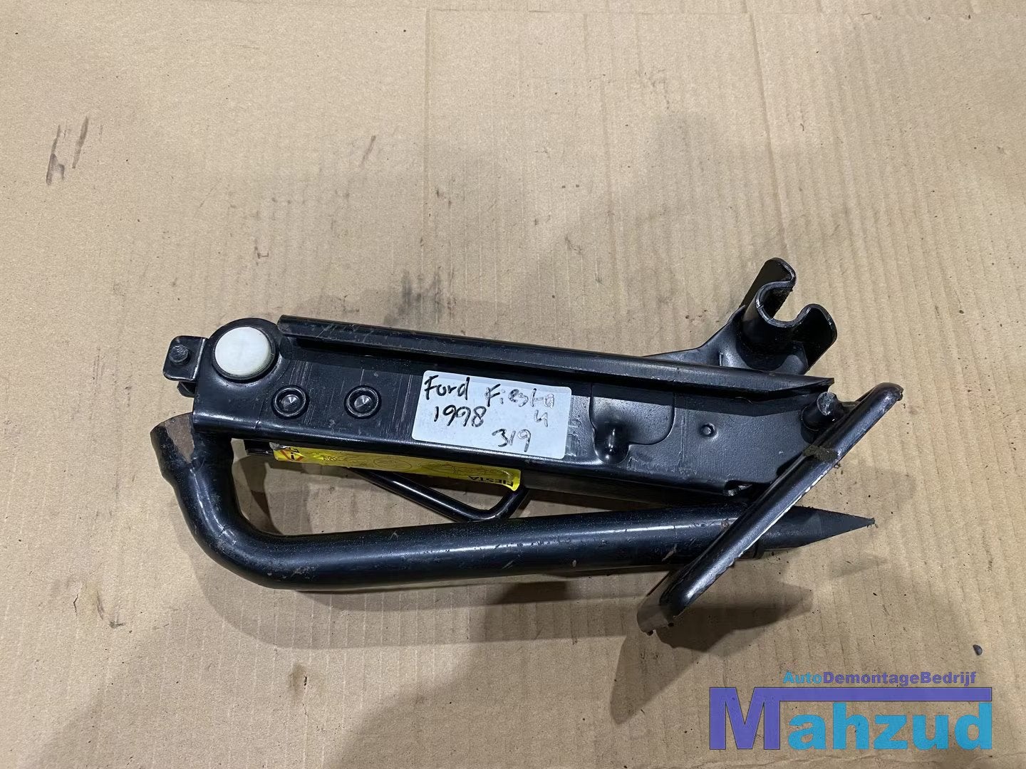 FORD FIESTA 4 krik + wielsleutel 1995-2003, Autos : Pièces & Accessoires, Info@ford.com, Ford Motor Company, American Road 1
48126  Dearborn