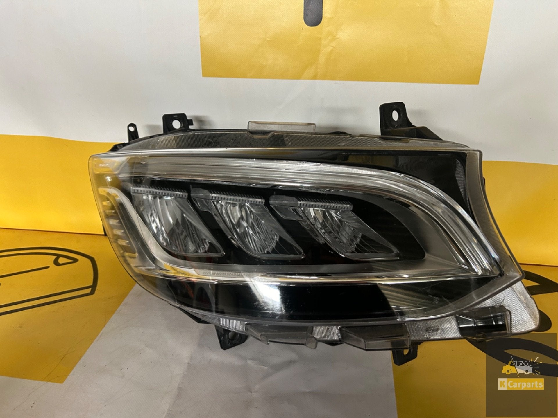Phare droit Mercedes sprinter A9109068200, Info@fabrikant.eu, Fabrikant BV, Fabrikantstraat 1
1000 AA  Amsterdam, NL, Mercedes-Benz