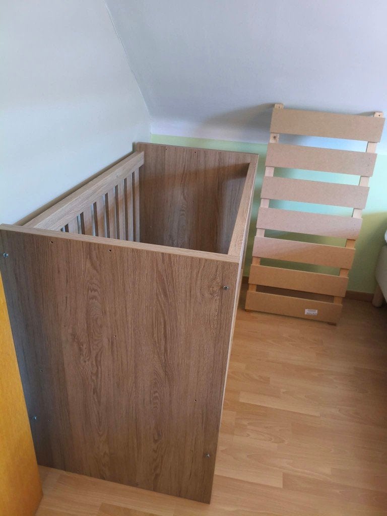 Evoluerende kinderkamer: comfortabel bed, nachtkastje, Kinderen en Baby's, Ophalen, Zo goed als nieuw, Jongetje of Meisje