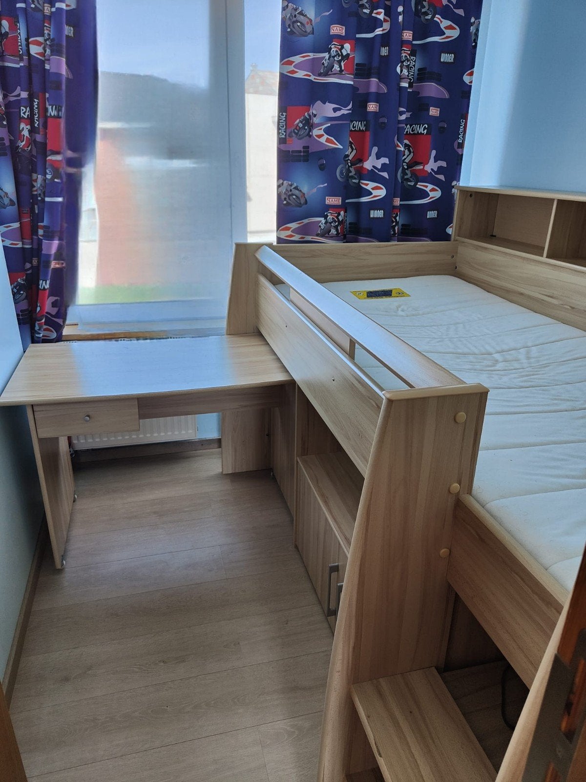 Demi-lit superposé avec bureau, placard et rangement, Enfants & Bébés, Enlèvement, Lit mi-hauteur mezzanine