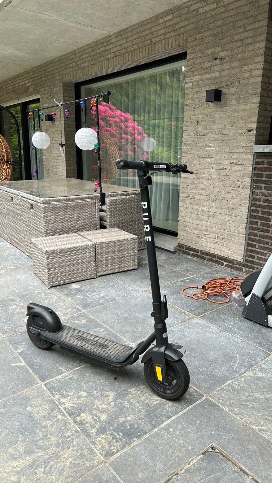 Elektronische step pure 3 pro ik perfect conditie, Fietsen en Brommers, Ophalen, Zo goed als nieuw