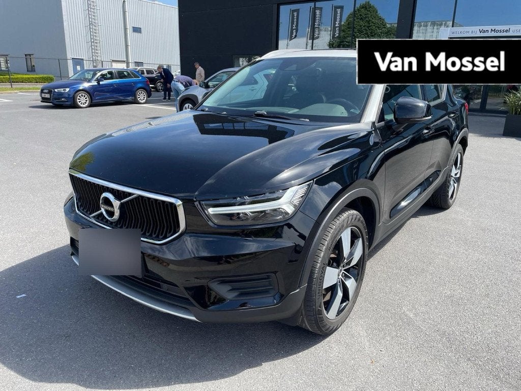 Volvo XC40 T3 Momentum, Autos, Volvo, 144 g/km, Achat, https://public.car-pass.be/vhr/aae8d373-36c3-474d-8d22-d9fd8d6eda0f, 5 places