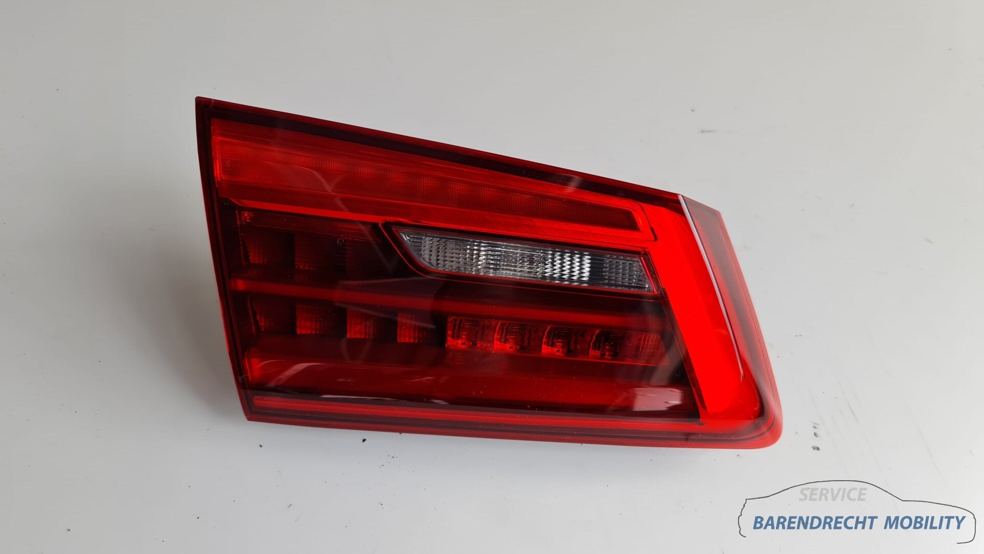 Feu arri re BMW G30 F90 s rie 5 berline 630341L2 gauche int, Petuelring 130
80788  Munich, DE, Info@bmw.de, Utilisé, BMW