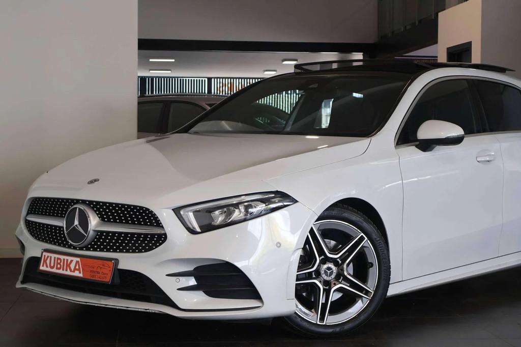 Mercedes-Benz A-CLASS 180 A 180 AMG Pano CruiseC Camera Lijn, Auto's, Gebruikt, 4 cilinders, 136 pk, Wit