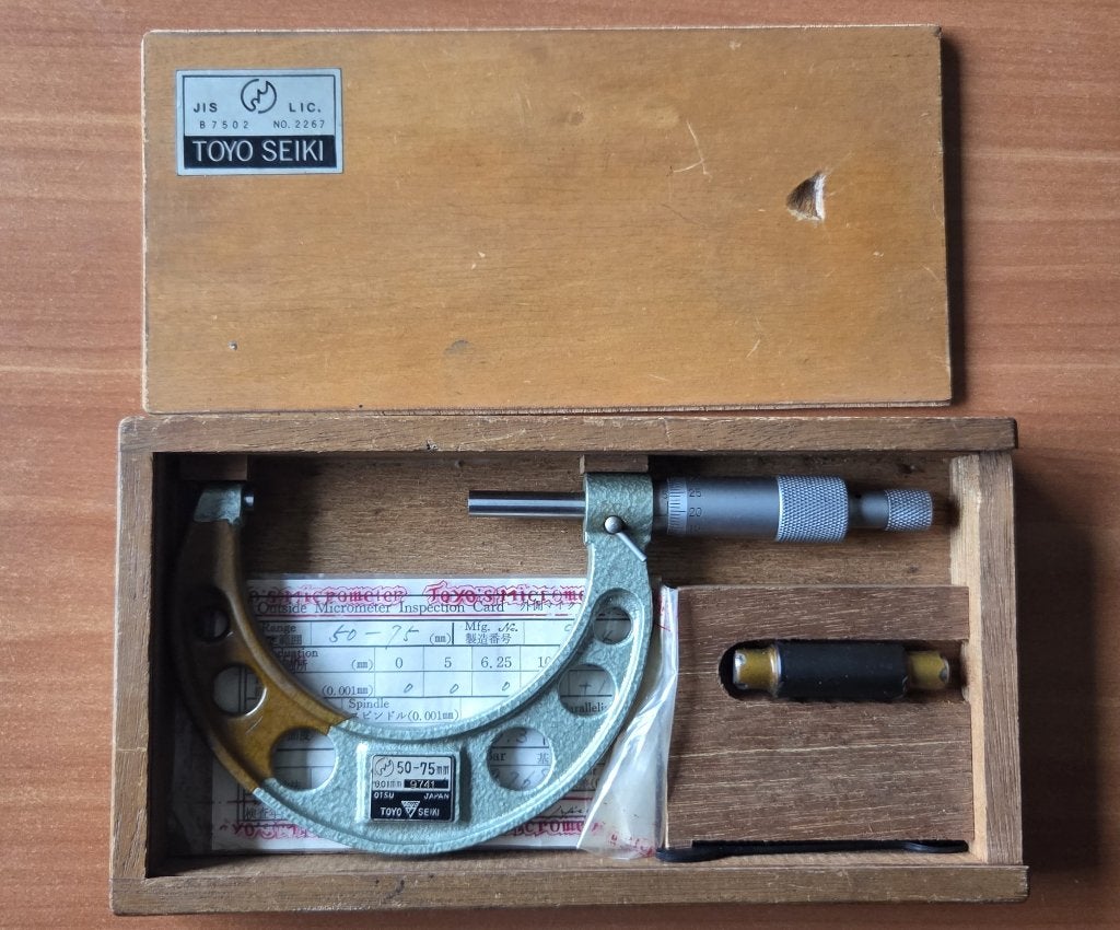 Micromètre extérieur TOYO SEIKI 50-75 mm – Précision 0,01 mm, Enlèvement ou Envoi, Utilisé, Distance