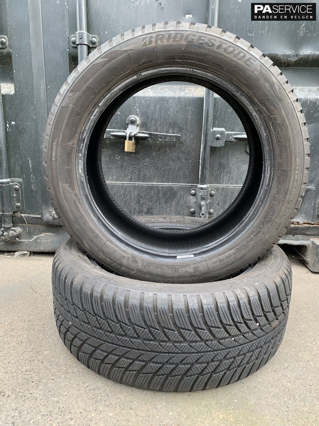 2x Bridgestone Blizzak 225 50 17 Winterbanden met 7.5 mm, Auto-onderdelen, Banden en Velgen, Gebruikt, -, -, Banden en Velgen