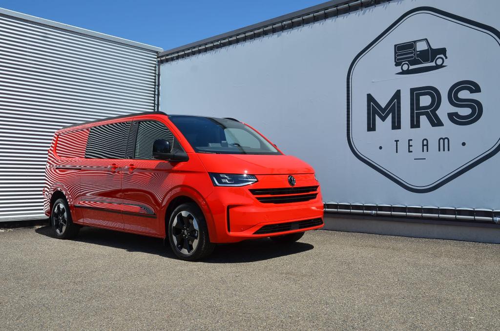 Volkswagen T7-EDITION-Dubbelcab-4Motion-DSG-Nieuw- 46990+BTW, Auto's, Bestelwagens en Lichte vracht, Automaat, Stof, Euro 6, Volkswagen