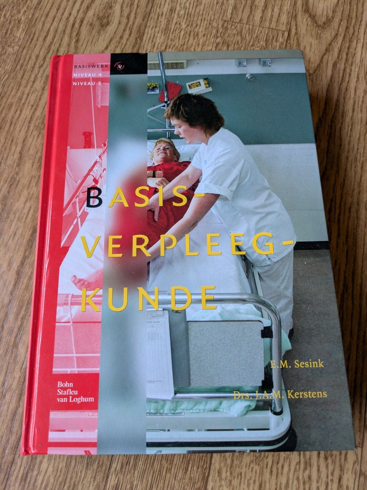 basis verpleegkunde, niveau 4 en 5, Boeken, Ophalen of Verzenden, E.M. Sesink; J.A.M. Kerstens