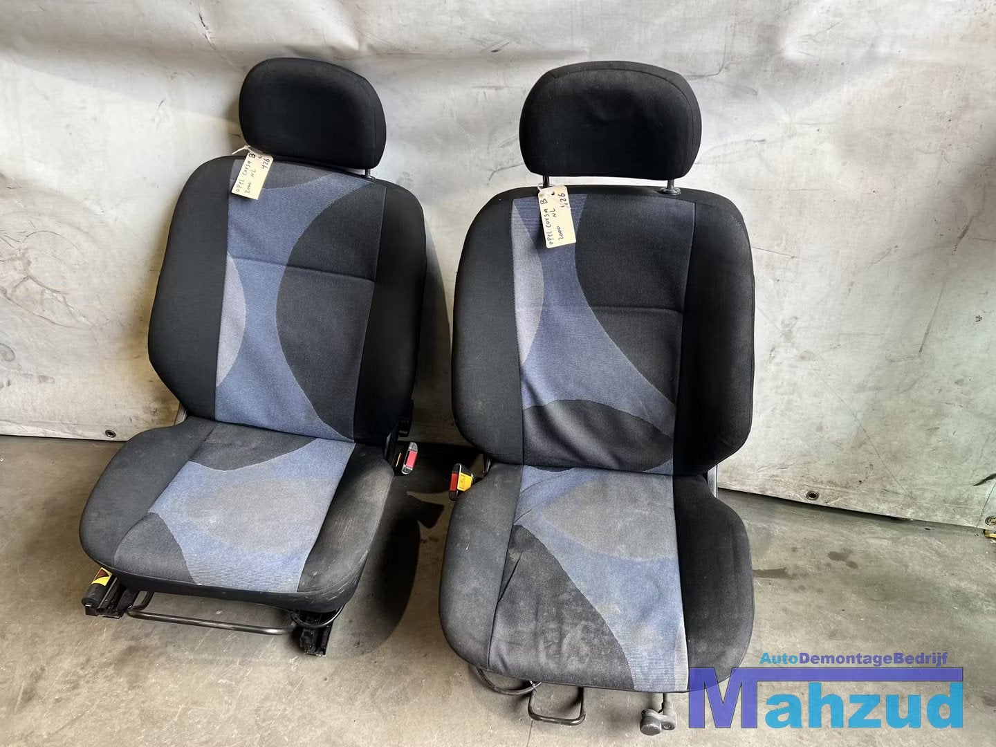 OPEL CORSA B 3 deurs voor stoel links rechts 1993-2000, Auto-onderdelen, Gebruikt, Opel Automobile GmbH, Kontakt@opel-infoservice.de