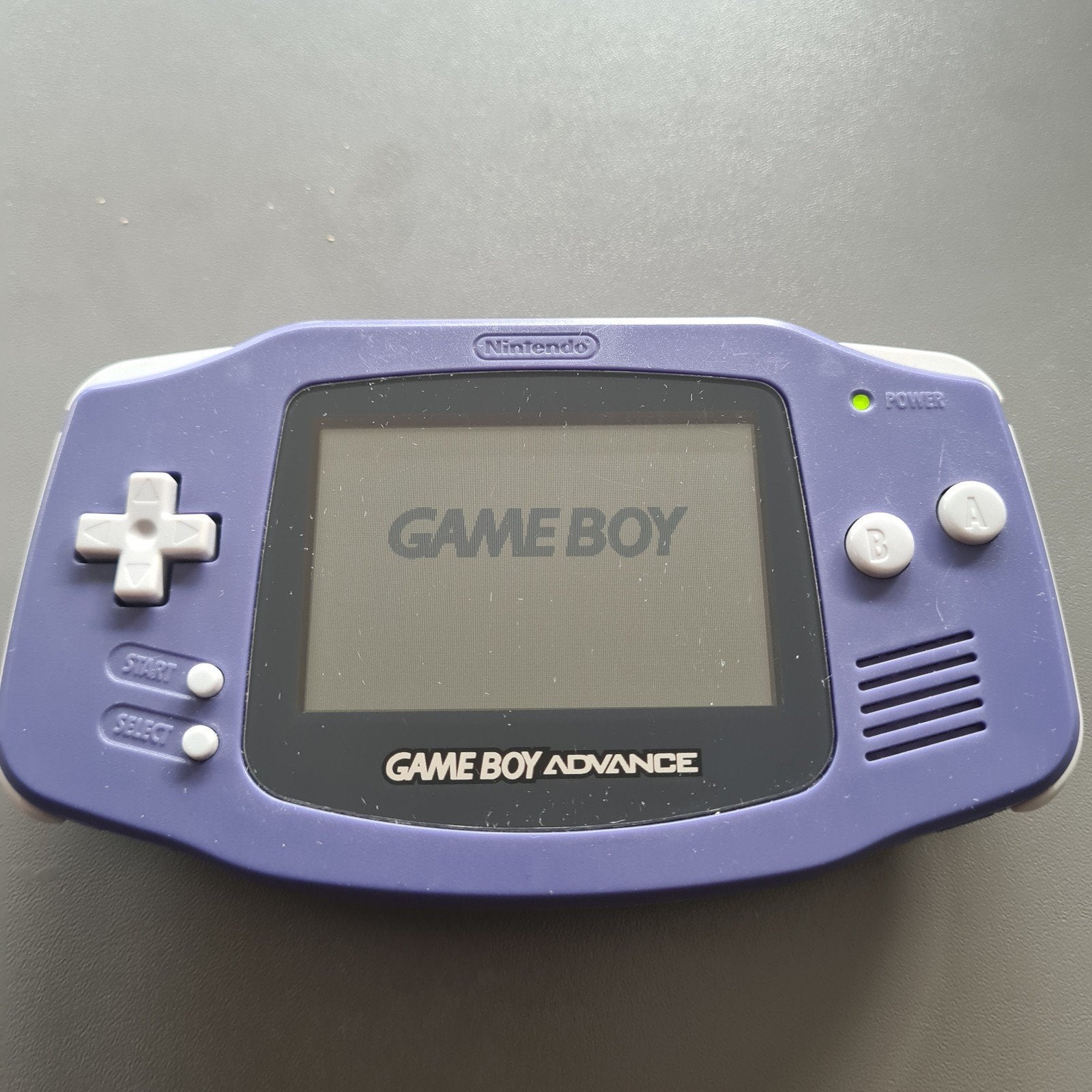 Paarse Nintendo Gameboy Advance, Games en Spelcomputers, Ophalen of Verzenden, Zo goed als nieuw, Game Boy Advance