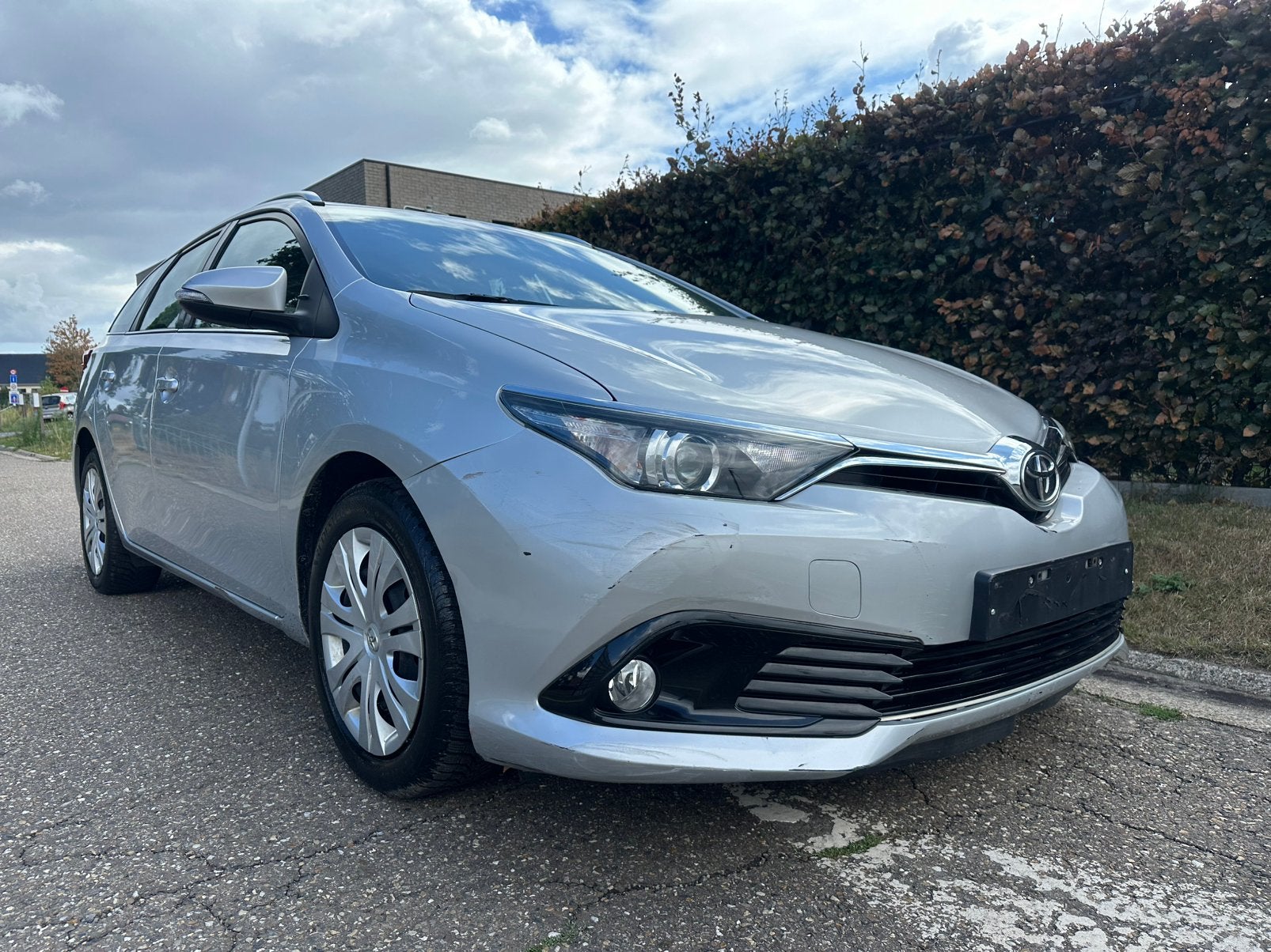TOYOTA AURIS !!!!! 77 000 KM !!!!, Autos, Toyota, Argent ou Gris, Achat, Euro 6, Entreprise