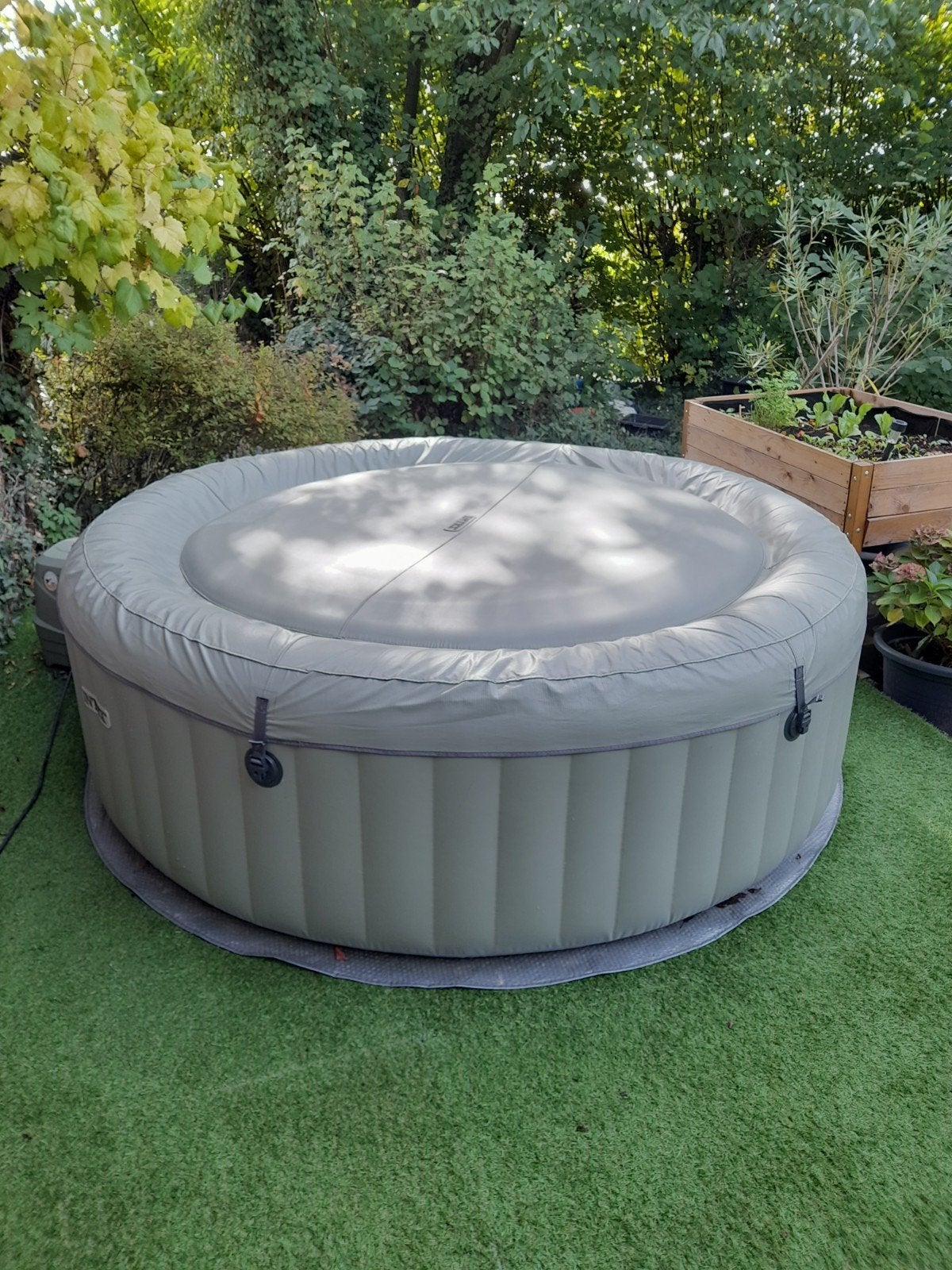 Jacuzzi Intex 6 personnes, Jardin & Terrasse, Enlèvement, Comme neuf, Couverture, Gonflable