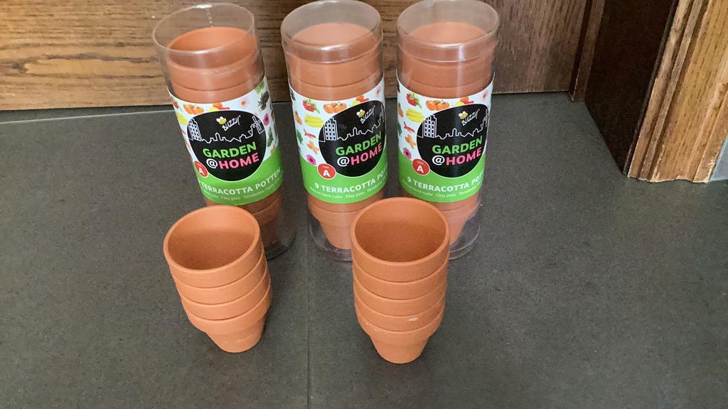 36 kleine terracotta potjes , nog niet gebruikt ,, Tuin en Terras, Ophalen, Zo goed als nieuw, Terracotta