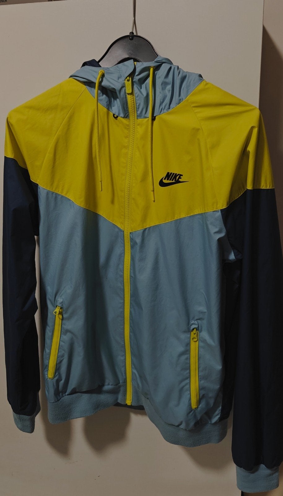 Nike jasje maat smal te koop, Kleding | Dames, Jasjes, Kostuums en Pakken, Ophalen of Verzenden, Jasje