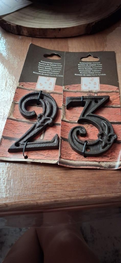 Numéro 2 et 3 de maison en fonte, Enlèvement ou Envoi