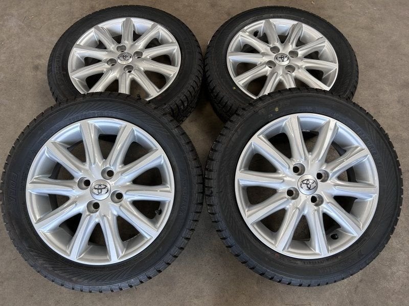 15 inch originele velgen + winterbanden Toyota Aygo PW457-0H, Neuf, 15 pouces, Pneus et Jantes, Pneus hiver