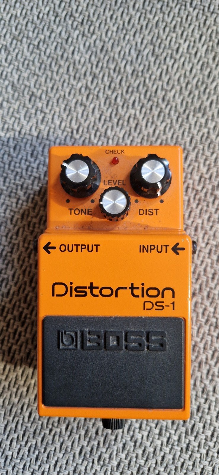 Boss DS-1 Distortion, Musique & Instruments, Effets, Enlèvement