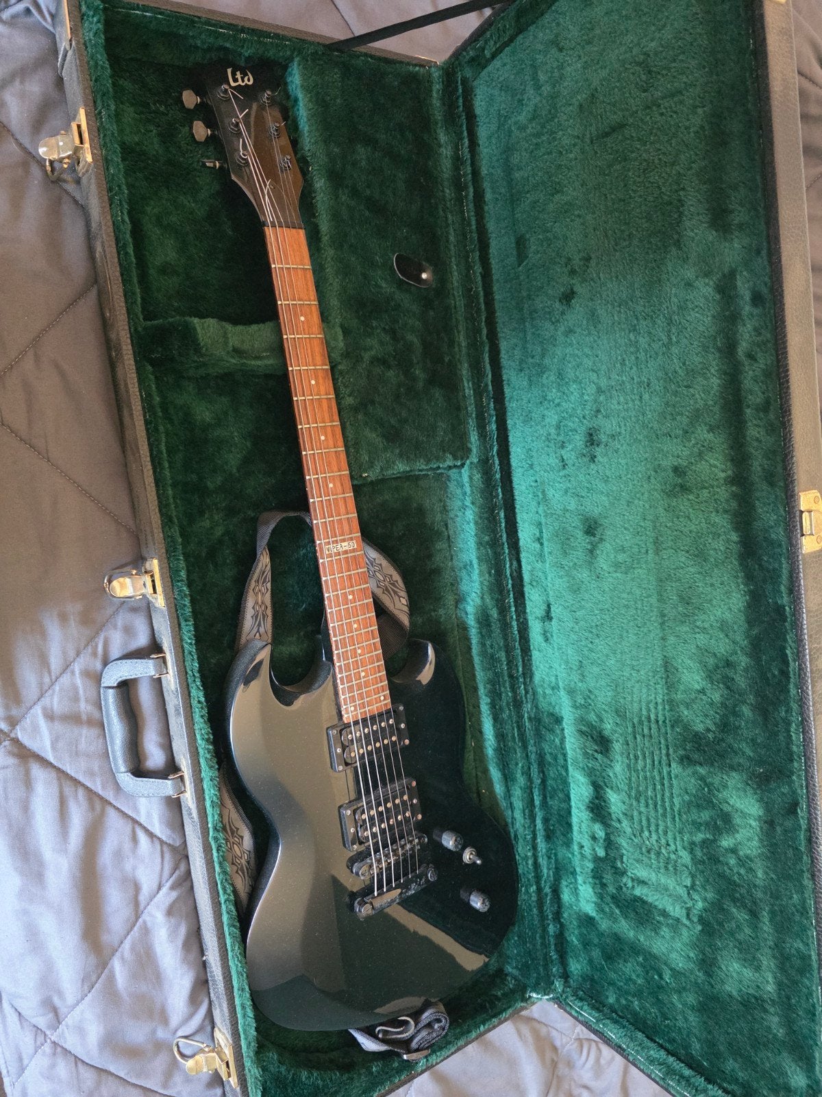 ESP LTD Viper-50 zwart met boston koffer, Enlèvement, Utilisé, Solid body, Autres marques