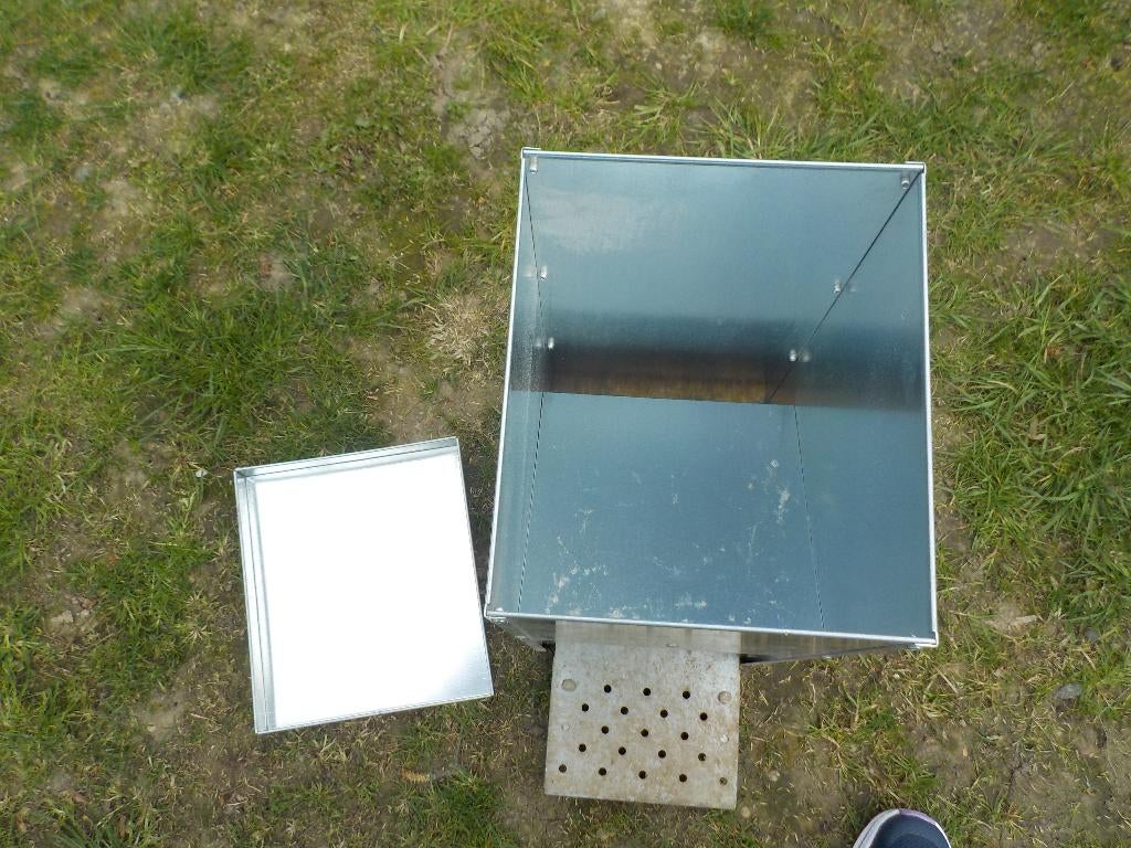 Voederbak voor kippen, Ophalen