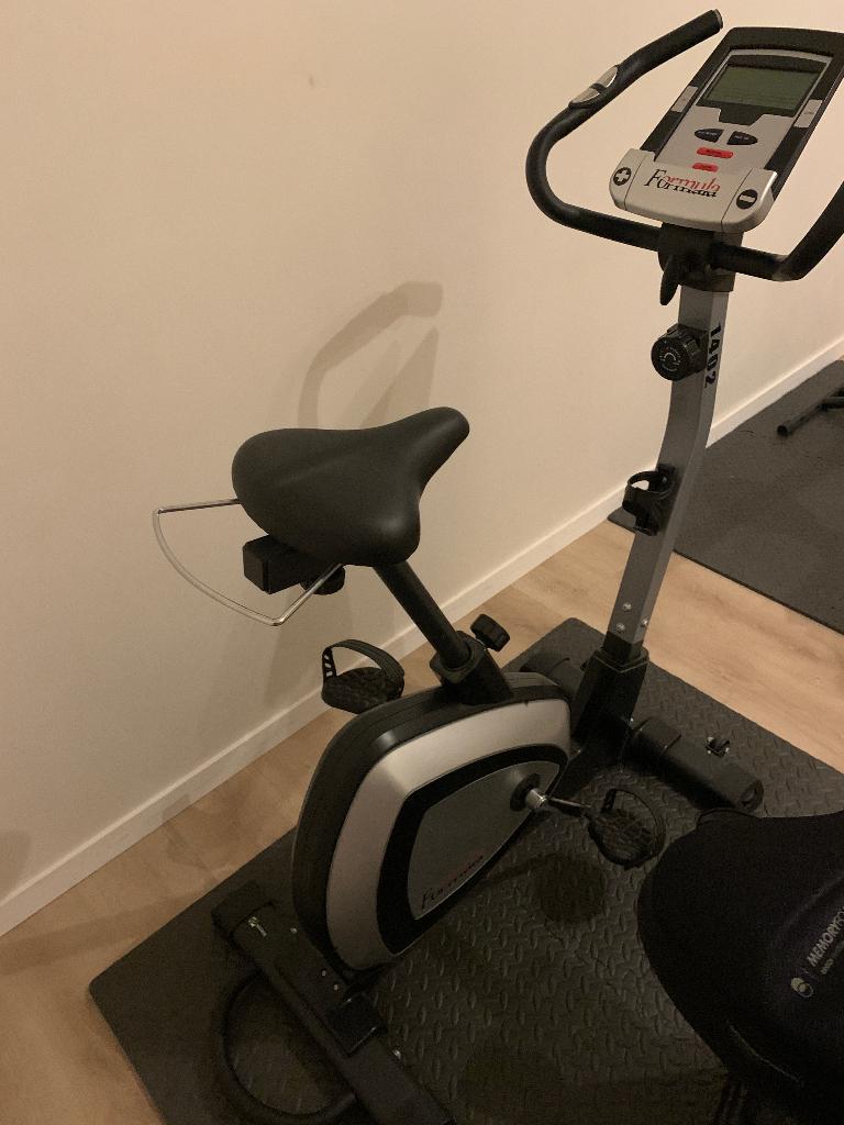 Hometrainer, Ophalen, Gebruikt, Aluminium, Benen