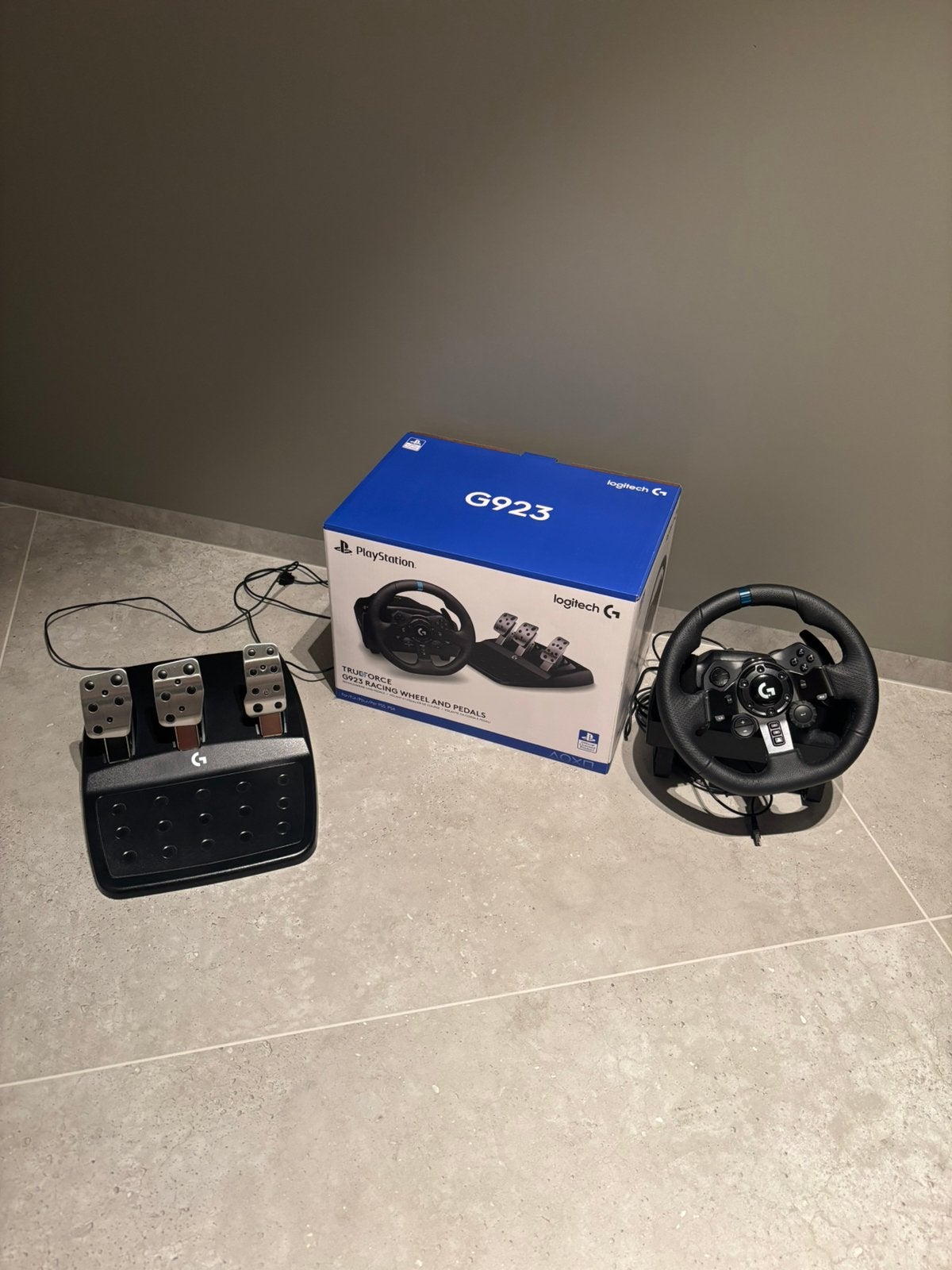 Logitech g923, Enlèvement, Comme neuf, Course et Pilotage