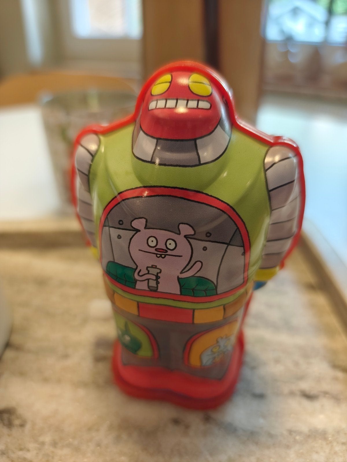 Ugly doll robot, Ophalen