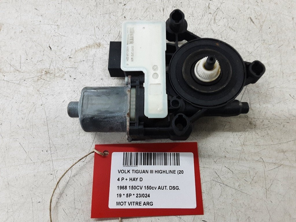 MOTEUR LEVE VITRE ELECTRIQUE ARRIÈRE GAUCHE Tiguan (AD1), Arrière, Volkswagen, Mevr. I. Hauben, Utilisé