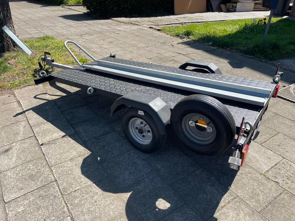 Moto aanhangwagen, Ophalen, Zo goed als nieuw