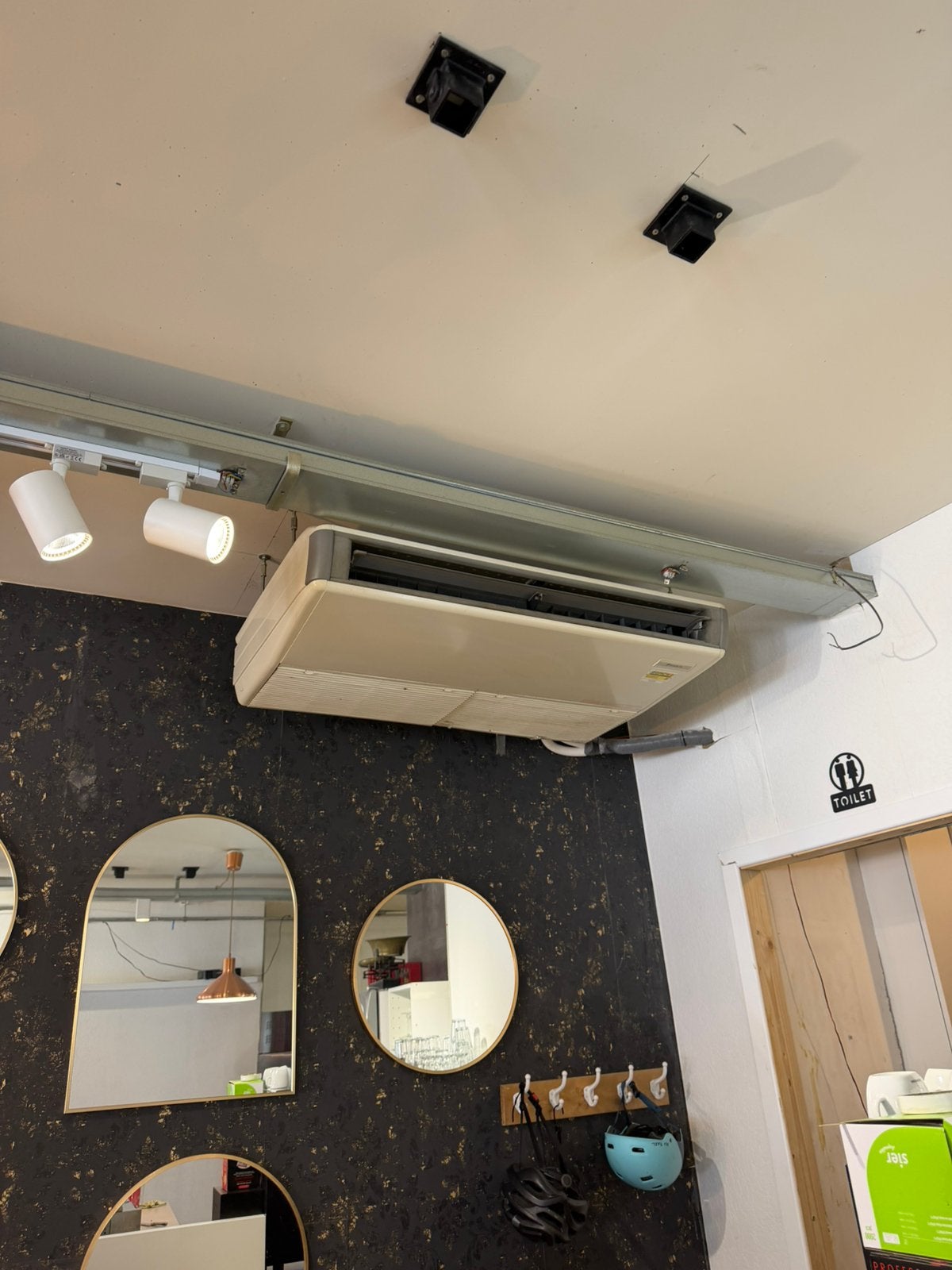 Airco, Enlèvement, Comme neuf