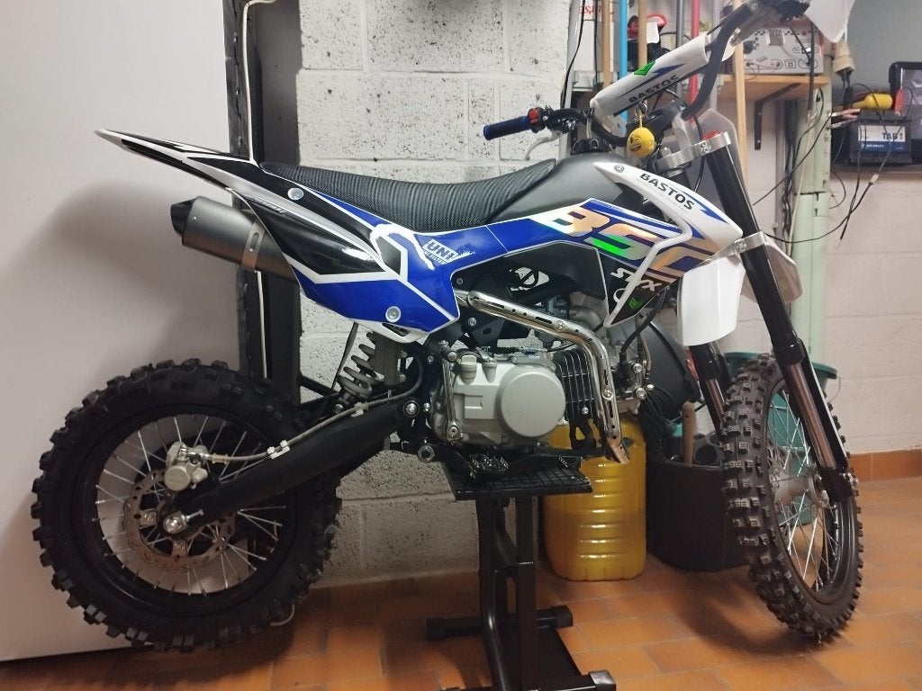 Dirt bike bastos 150cc, Vélos & Vélomoteurs, Mini Bikes, Midi Bikes & Pit Bikes, Neuf, Dirt Bike, 150 cm³, Enlèvement