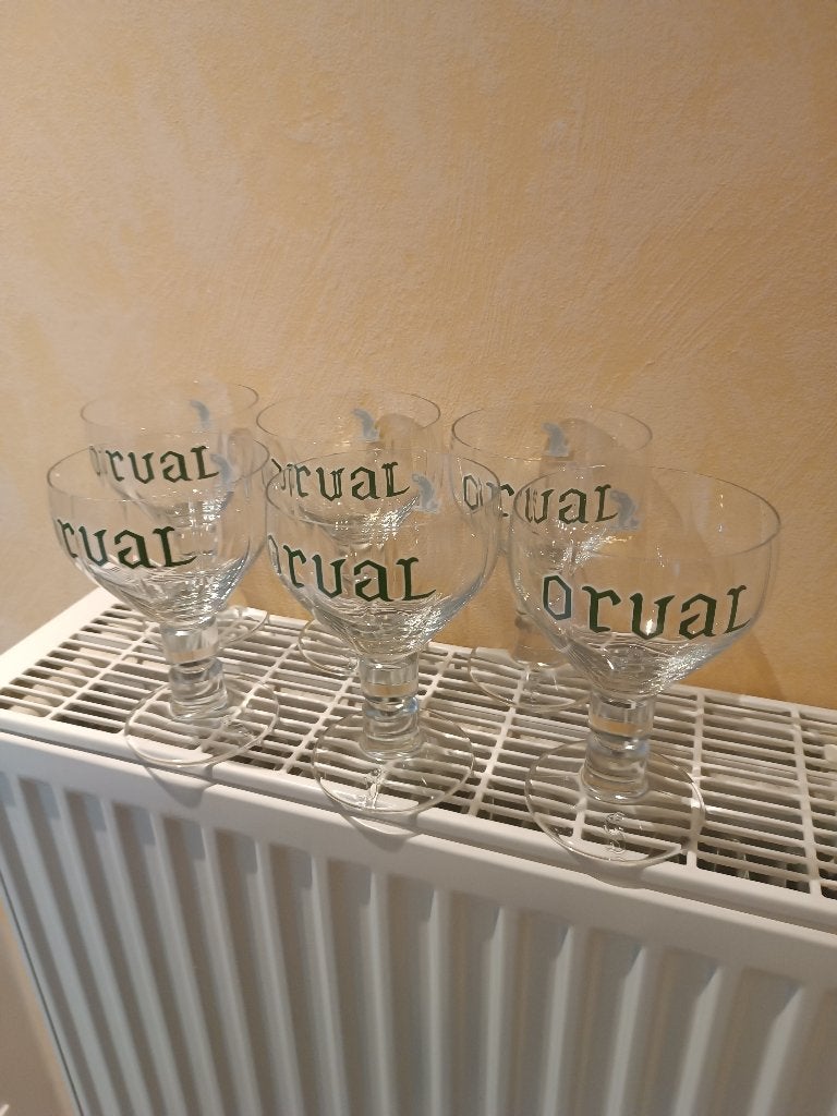 A vendre 1 caisse de 6 verres Orval inscription verte, Collections, Enlèvement, Neuf, Verre à bière