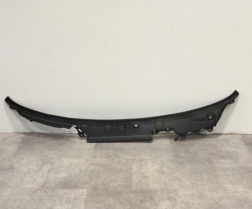 Bmw f07 GT 
Afdekking Rijwindgeleider 51717199752, Auto-onderdelen, BMW