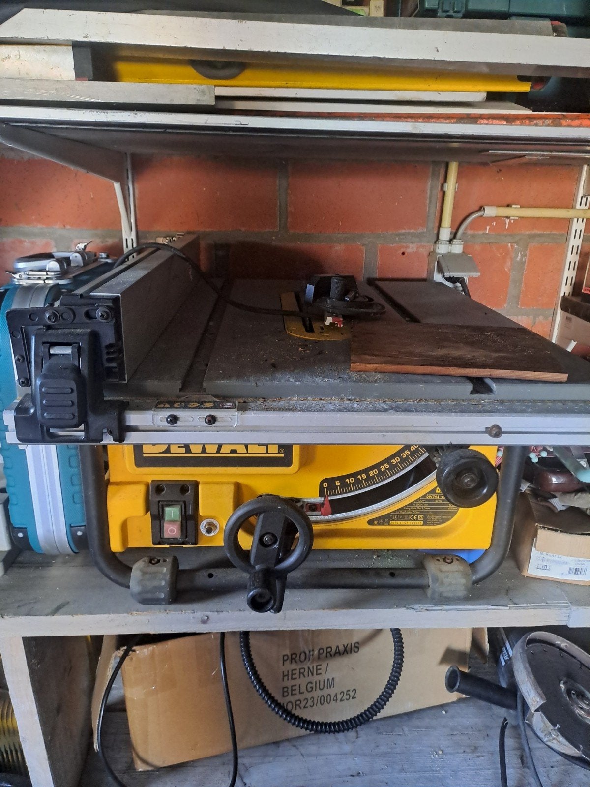 Dewalt zaagtafel, Ophalen
