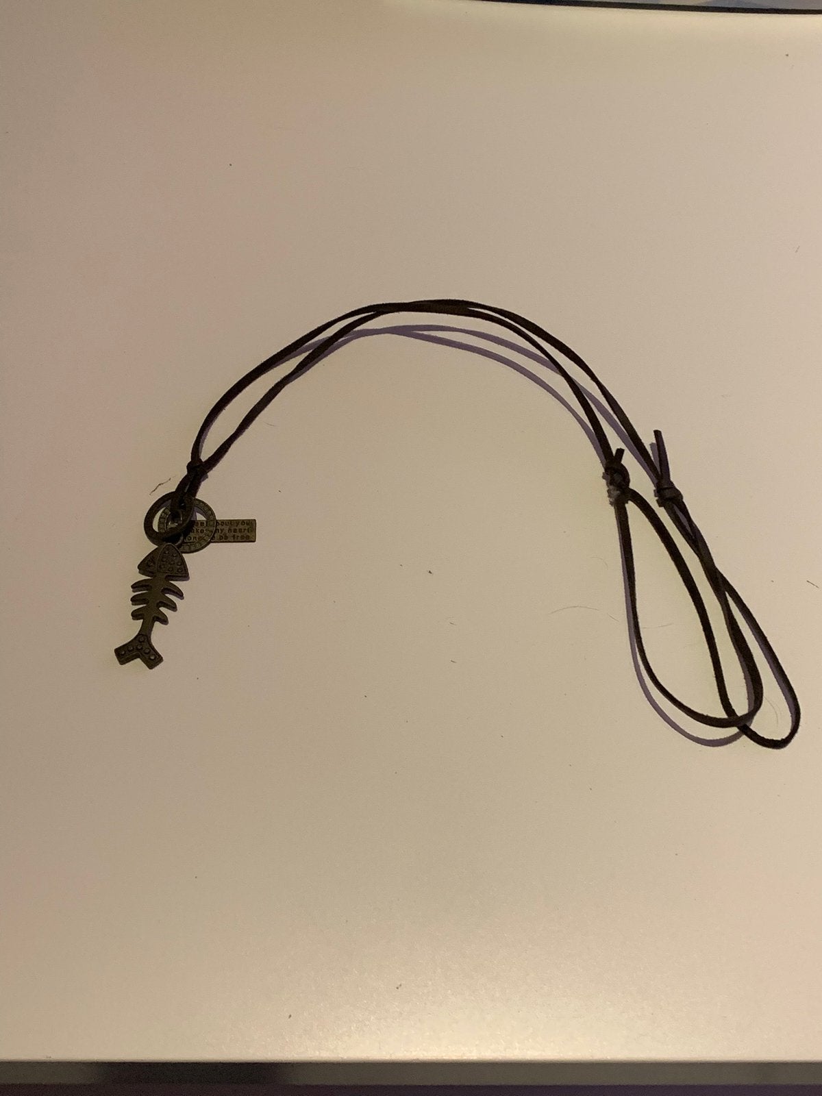 Ketting met visembleem, Ophalen of Verzenden, Zo goed als nieuw