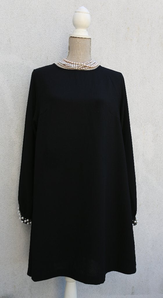 Jolie robe H&M noire et perles T42, Vêtements | Femmes, Taille 42/44 (L), H&M, Enlèvement ou Envoi, Comme neuf
