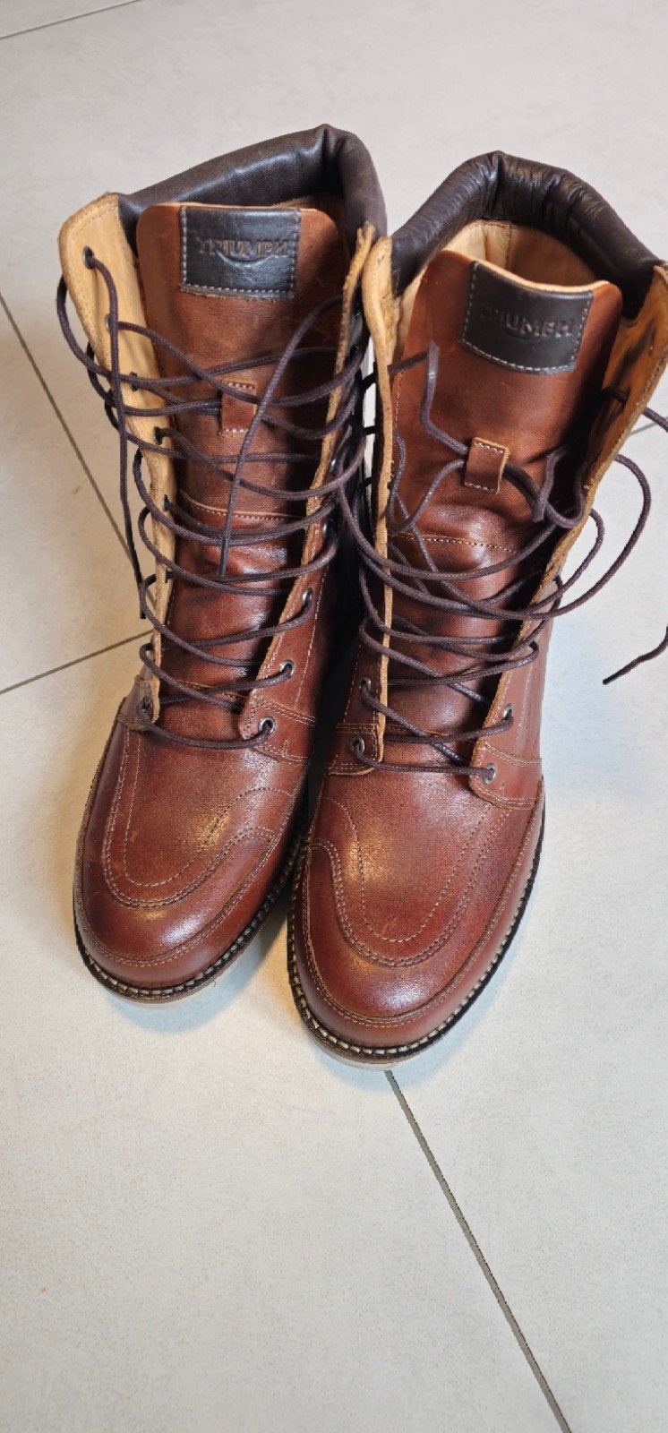 Echte ledere motor schoenen Triumph twv 300€ .
Nieuw .Maat 4, Motoren, Ophalen