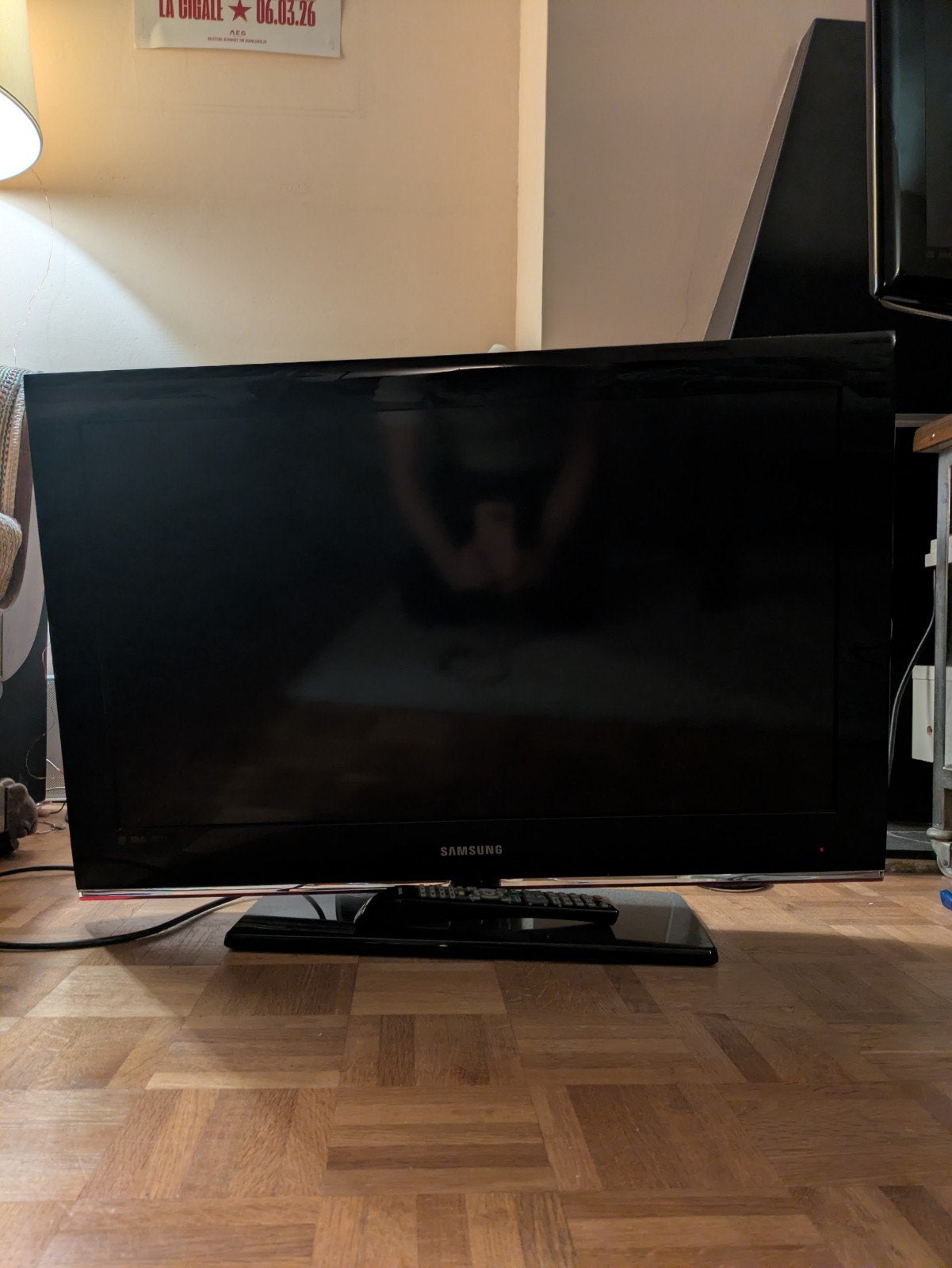 Télévision Samsung 32'' Full HD (80 cm) + télécommande, Enlèvement, Samsung, Smart TV, Full HD (1080p)