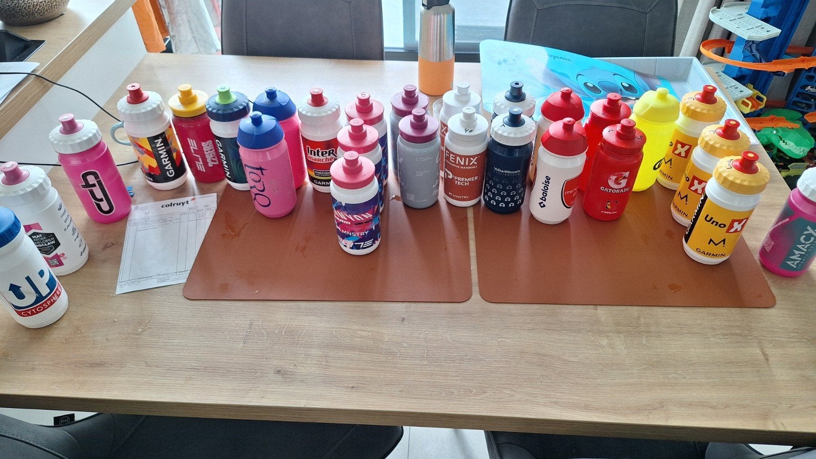bidons wielerploegen te ruil, Ophalen
