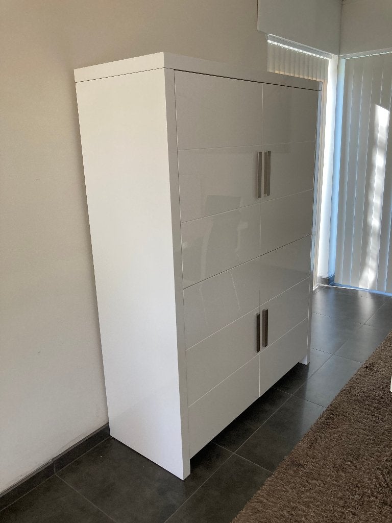 Buffetkast/hoge dressoirkast, Huis en Inrichting, Kasten | Buffetkasten, Ophalen, Met deur(en), 100 tot 150 cm, Zo goed als nieuw