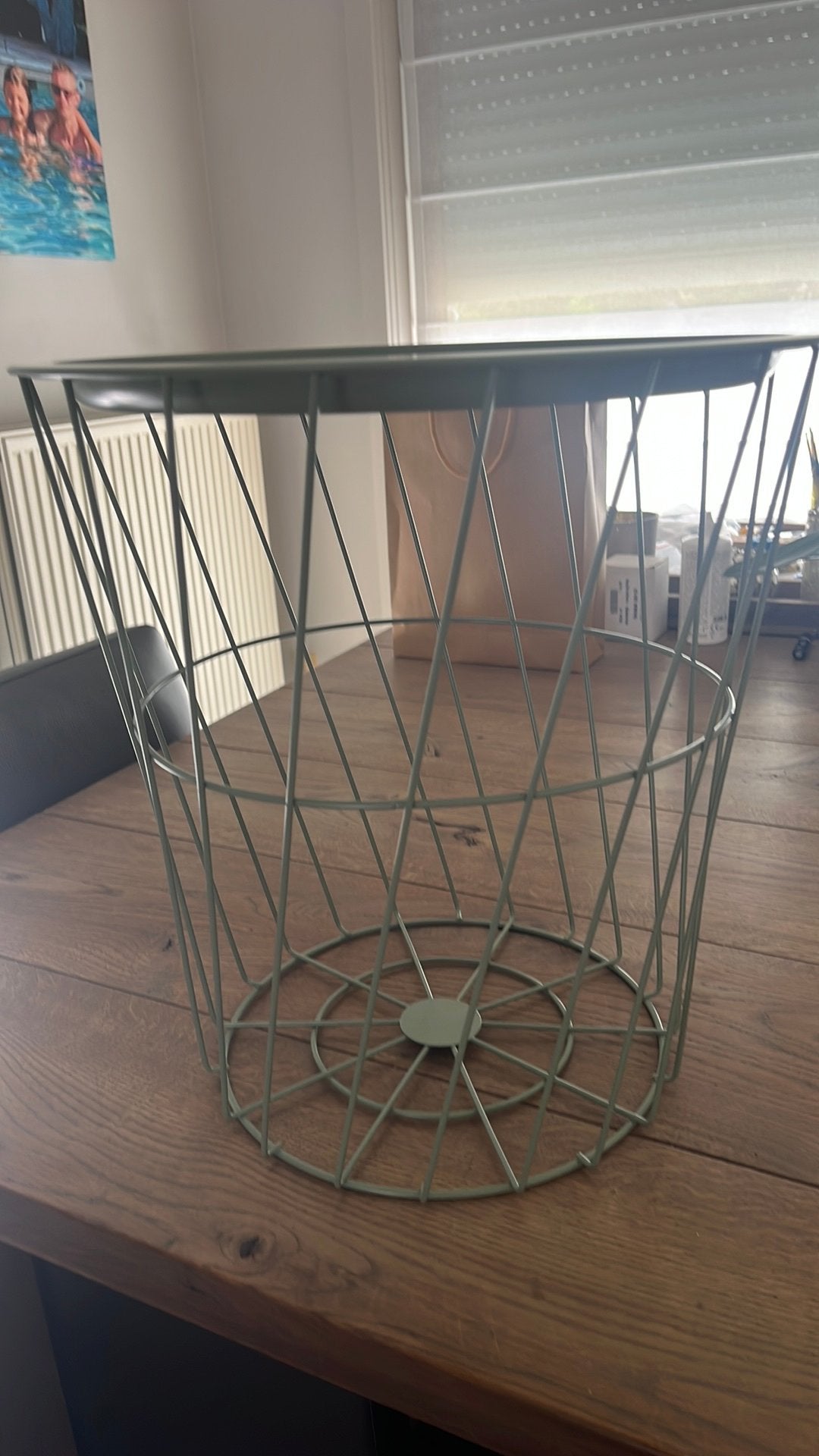 Opbergmand met plateau om decoratie op te zetten, Huis en Inrichting, Ophalen, Mand, Zo goed als nieuw, Metaal