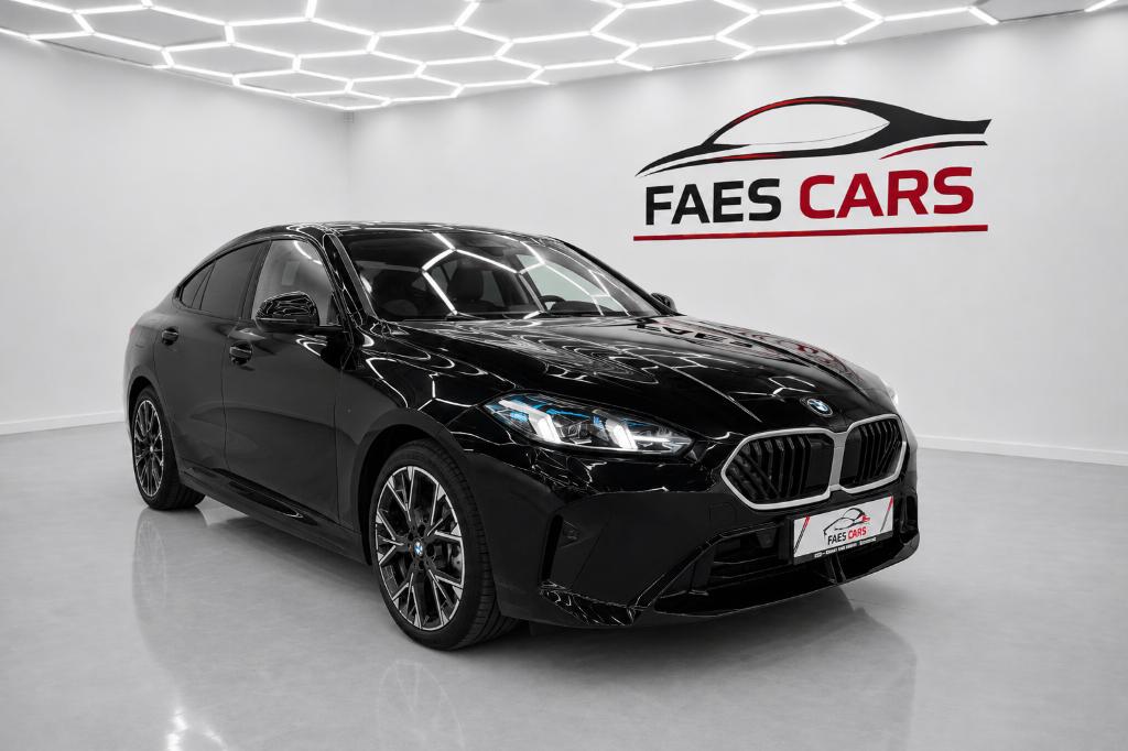 Bmw 216 Grand coupé M pakket 2600 km, Autos, BMW, 90 kW, Entreprise, Entretenue par le concessionnaire, Noir