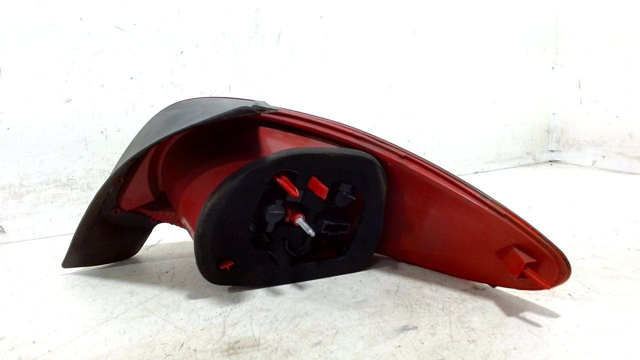 Achterlicht links buiten Peugeot 206+, Onderdelen@venauto.nl, Van der Ven Autorecycling B.V., Ettenseweg 76, 4706 PB Roosendaal, The Netherlands