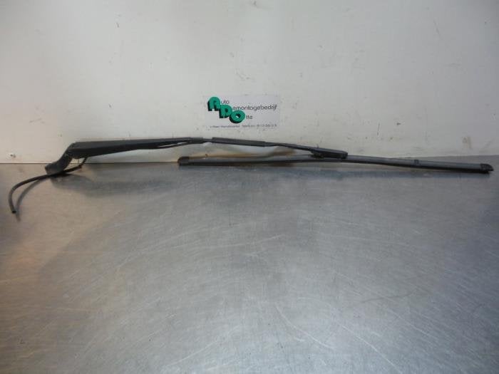 Ruitenwisserarm voor van een Mercedes Vito (Vito 03-), Gebruikt, -, Ophalen of Verzenden, -