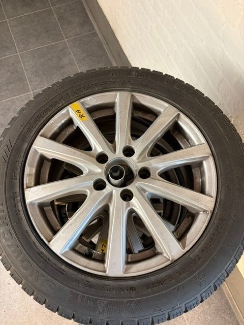 WINTERBANDEN op velgen type 215/55R 16, Autos : Pièces & Accessoires, Pneus et Jantes, Pneus hiver, Véhicule de tourisme, Enlèvement
