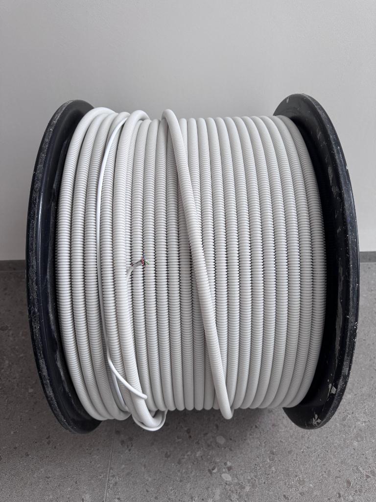 Thesla A74 flexibele buis alarmkabel haspel 4x0,22 + 2x0,75, Doe-het-zelf en Bouw, Ophalen, Nieuw, Kabel of Snoer