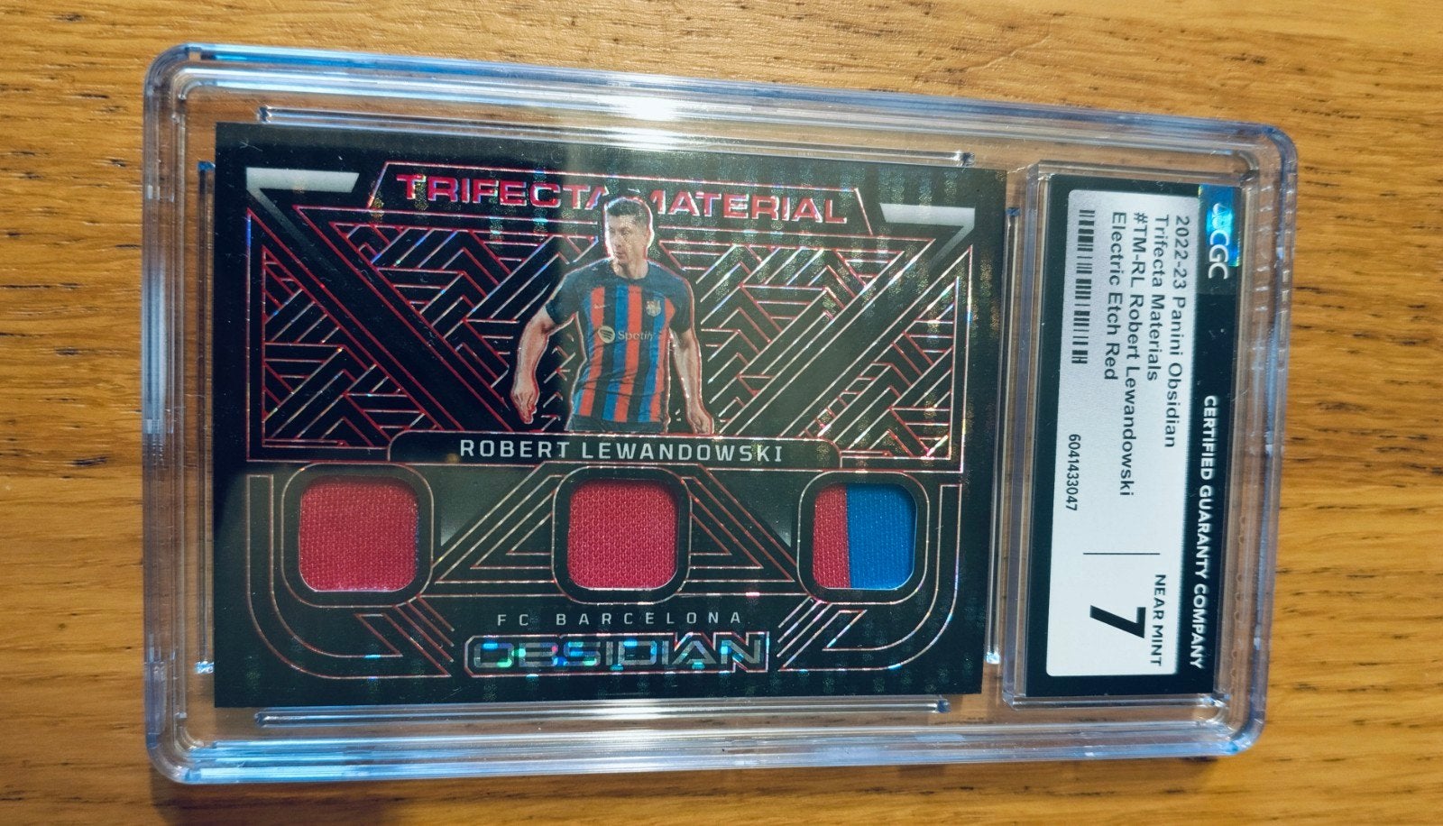 Panini Robert Lewandowski Barcelona triple patch genummerd, Verzamelen, Ophalen of Verzenden