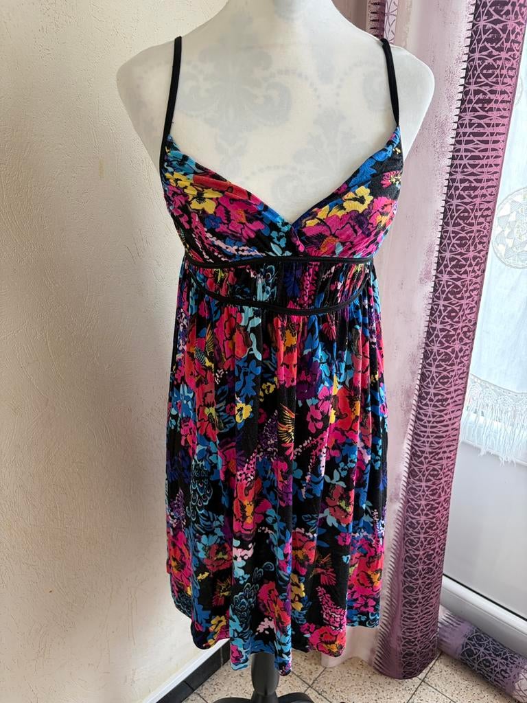 Divided by H&M met bloemenprint en bandjes, maat 36, Kleding | Dames, Ophalen of Verzenden, Zo goed als nieuw, Zwart
