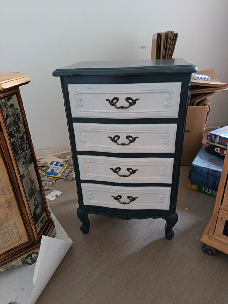 Commode 4 tiroirs, 3 ou 4 tiroirs, Enlèvement, Comme neuf, Relook