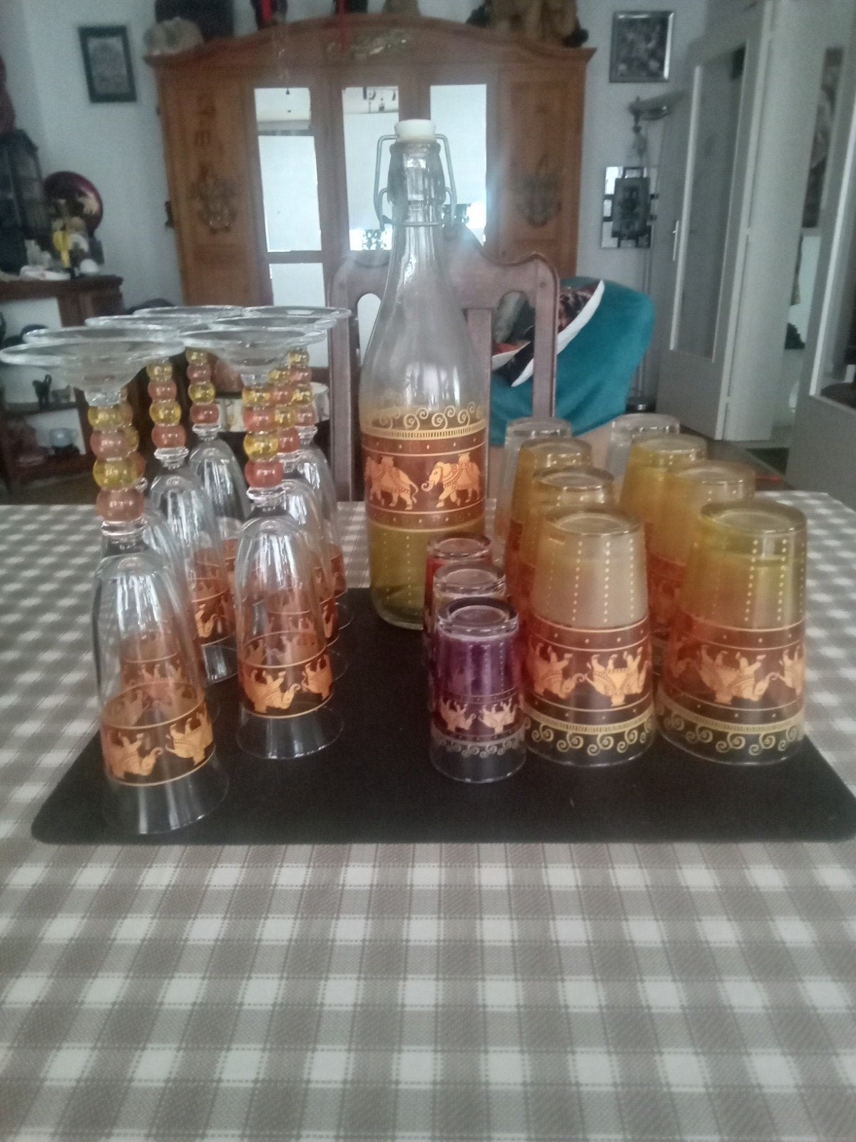 ensemble de verre elephant plus bouteille elephant aussi, Enlèvement ou Envoi